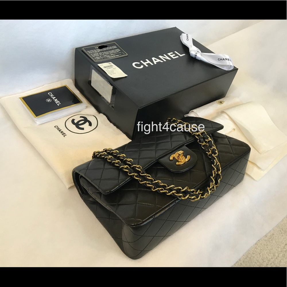 SOLD!! Vintage CHANEL Classic Double Flap Lambskin Medium - Picture 3 of 8